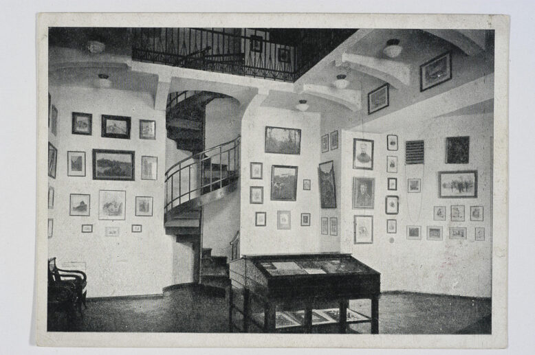 Jan Bułhak, Wnętrza Biblioteki Państwowej im. Wróblewskich w Wilnie, 1935, pocztówki, domena publiczna